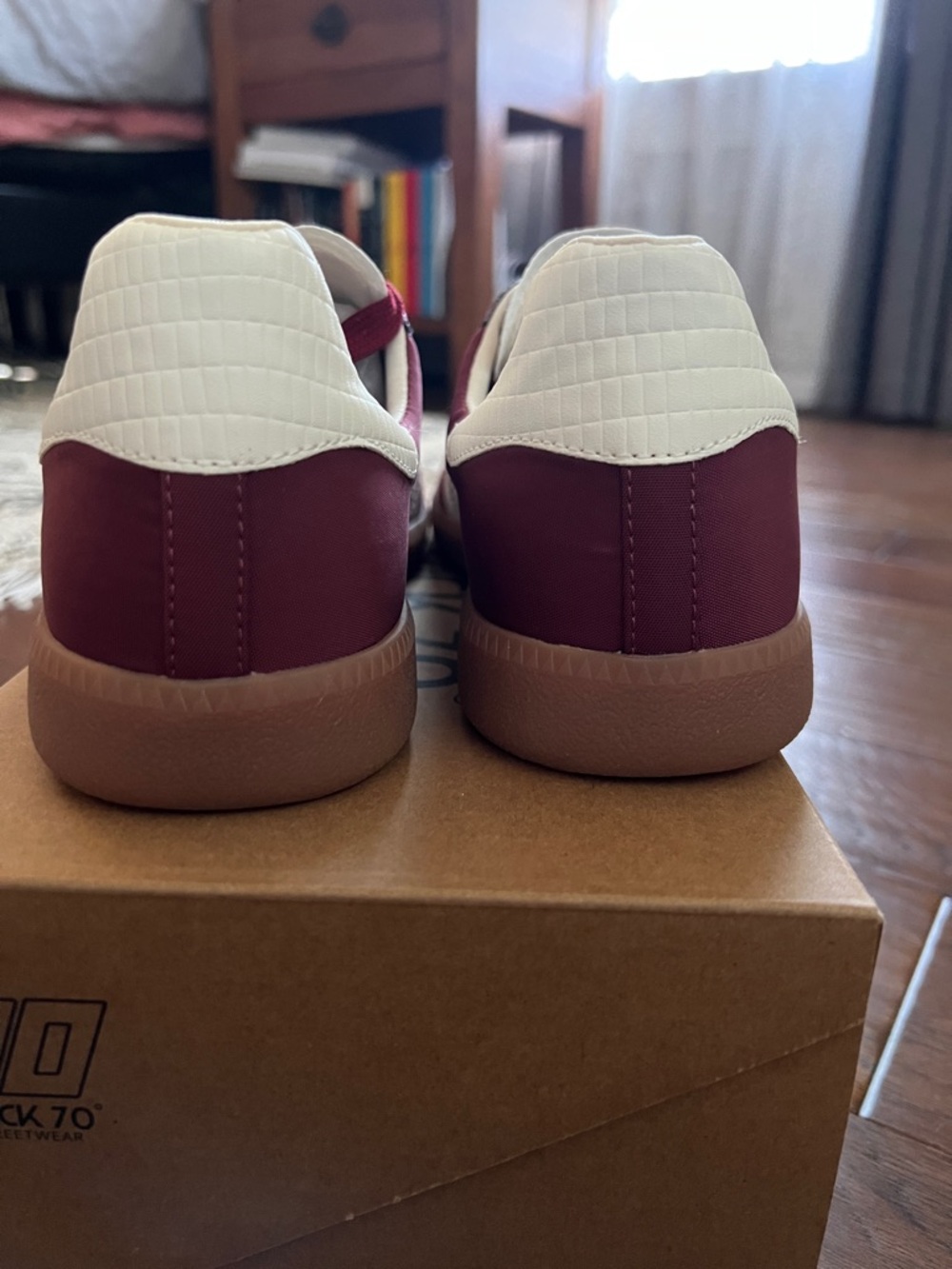 Back 70 Ghost sneakers - Picture 3 of 7